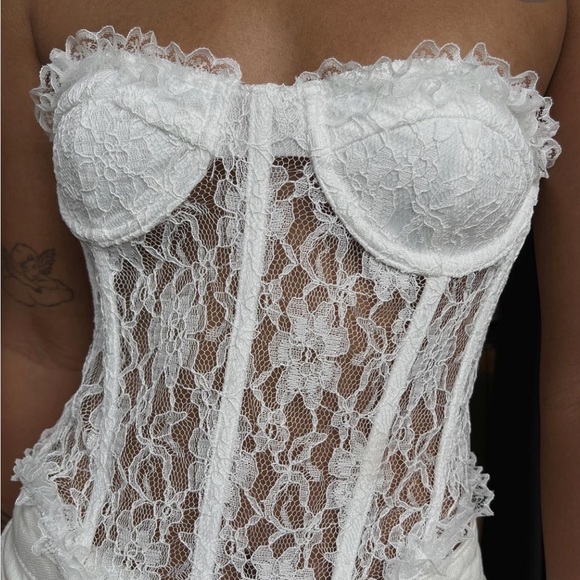 White strapless corset - Picture 2 of 2